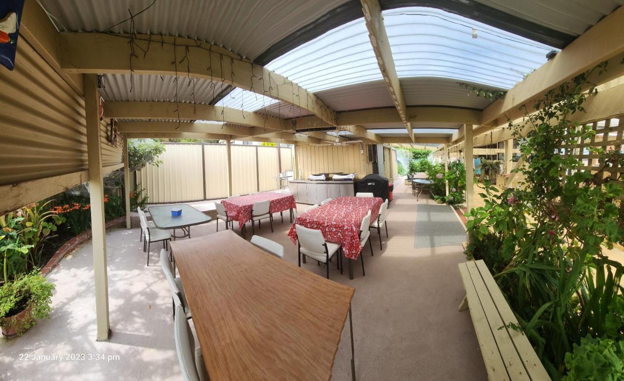 Traplins Accomodation Lakes Entrance Exterior foto